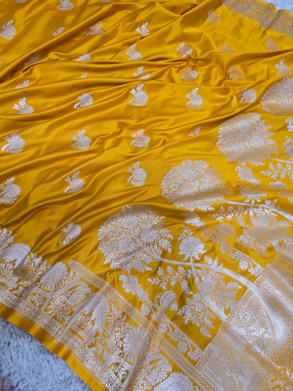 Banarasi Katan Silk Zari Border Buta Design Saree